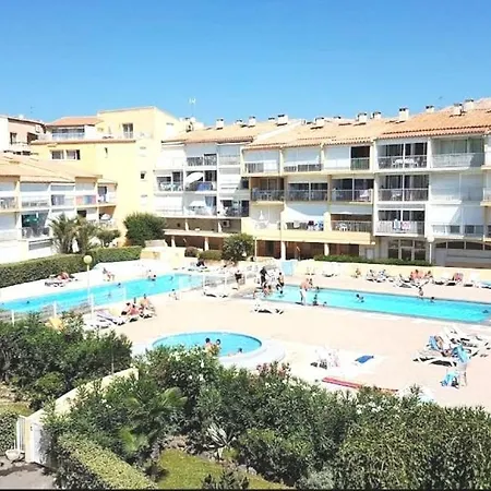 Bord De Plages, 2 Piscines, Transats, Pataugeoire Agde